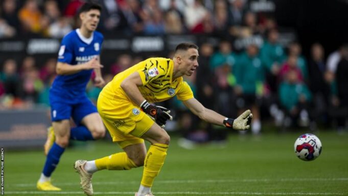 Fulham sign German goalkeeper Steven Benda from Swansea City