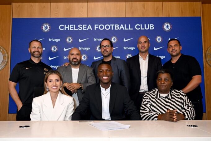 Chelsea sign Brighton midfielder Moises Caicedo for £100m