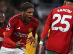 Raphael Varane heads late winner for Man Utd against Wolves