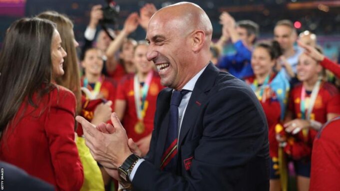 Spanish judge opens investigation into former Spanish FA president over Jenni Hermoso kiss