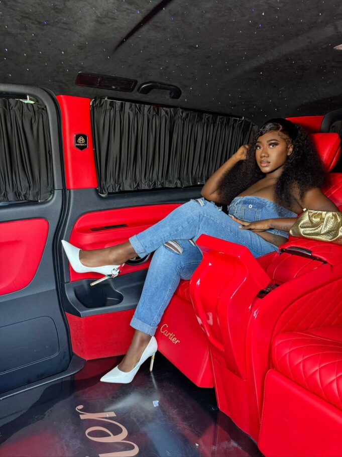 Haijia Bintu embarks on luxurious Yacht Cruise with Eyes in Dubai