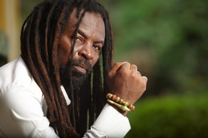 Rocky Dawuni Unveils Brand New Single & Video for “Rise!”