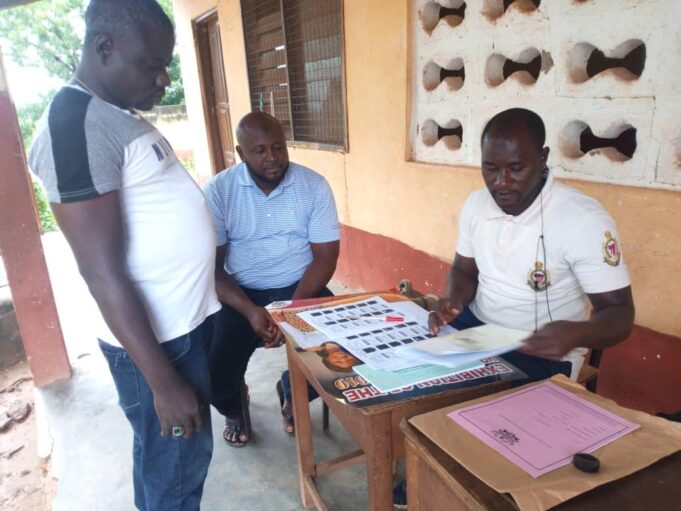 Low turnout at voter registration exhibition