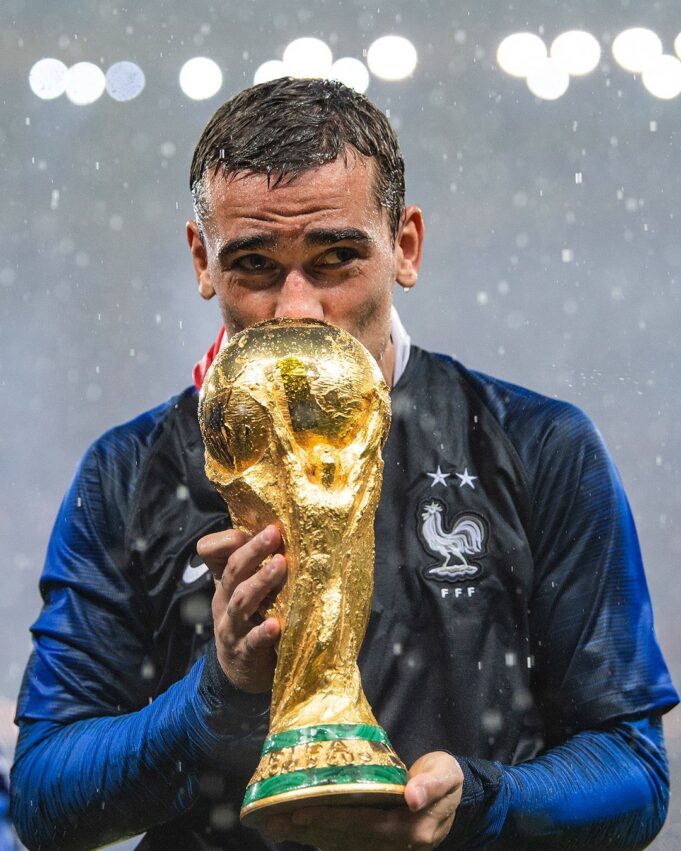Antoine Griezmann announces his retirement from international football