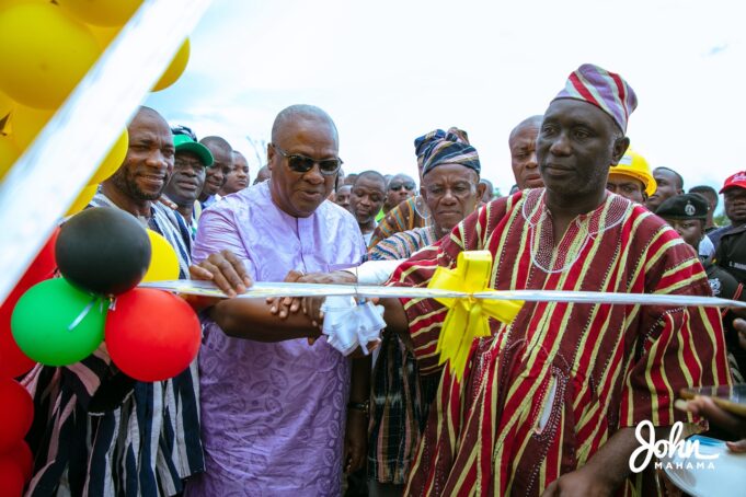 John Mahama cuts sod for 500-seater sports facility in Bole-Bamboi
