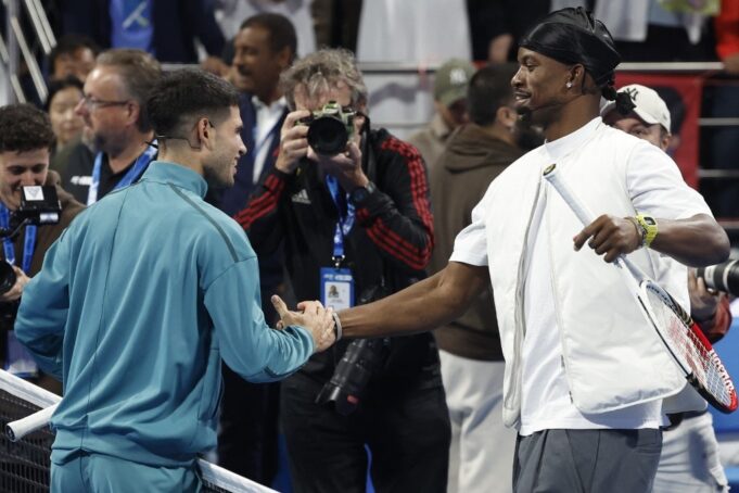 Carlos Alcaraz wins in style before entertaining NBA star Jimmy Butler
