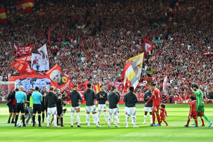 Arsenal fight back to deny Champions Liverpool at Anfield