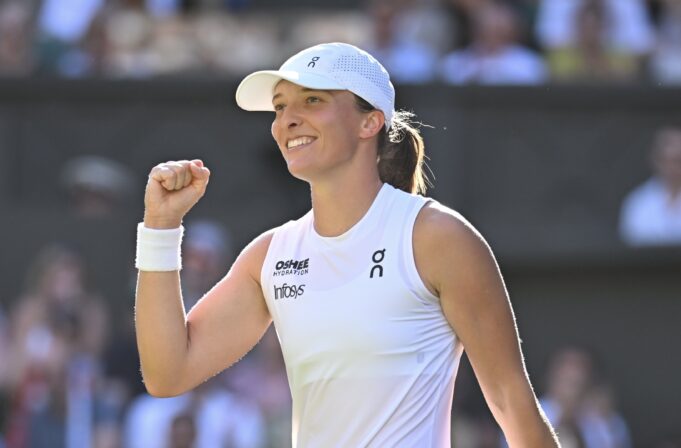 Iga Swiatek reaches first Wimbledon final after dominant win