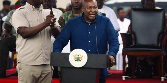 “I promise not to disappoint you”- Mahama reaffirms campaign promises
