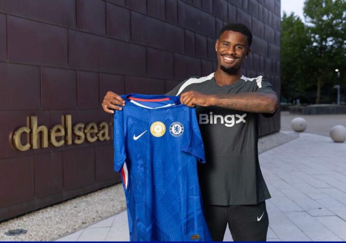 Chelsea complete €40m signing of Jorrel Hato from Ajax