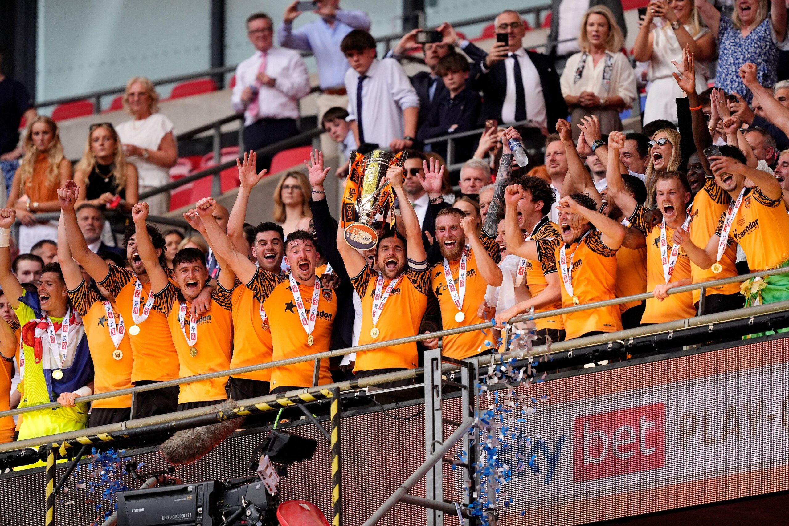 Hull City beat Middlesbrough 1-0 to win Championship play-off final
