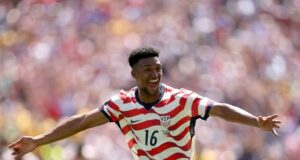 Pochettino’s USA march into last 32 with win over Australia