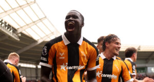 Man Utd stunned by Hull as Carrick faces early questions